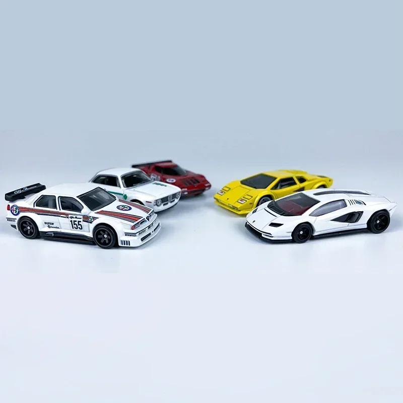 Calotas em Estoque Hot Wheels  - Model Kit Alfa Romeo avaliação e preço