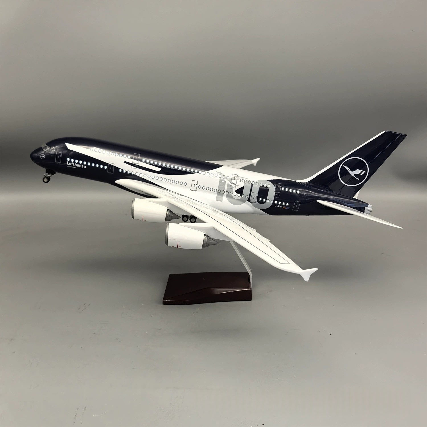 Novo Modelo de Avião de Resina - Model Kit Store avaliação e preço