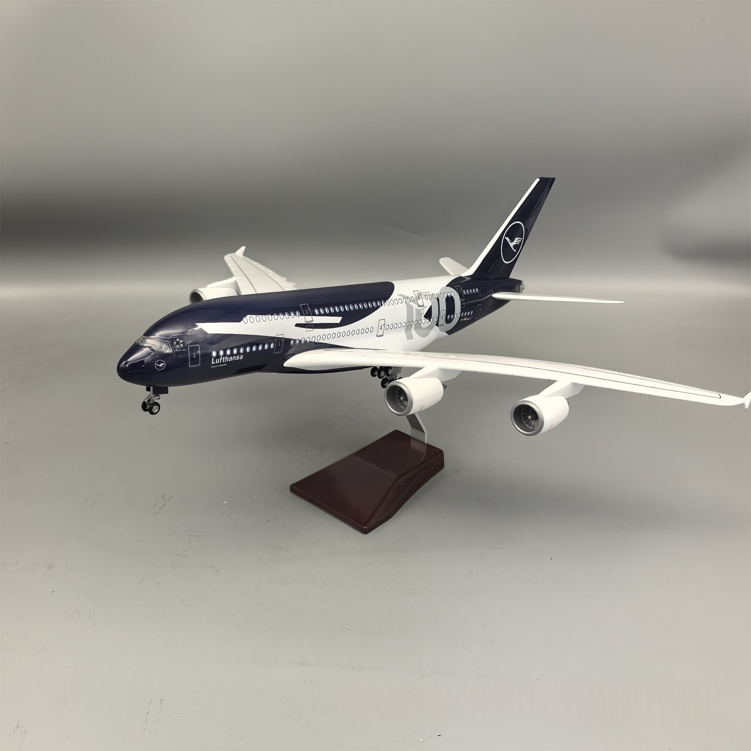 Novo Modelo de Avião de Resina - Model Kit Store avaliação e preço