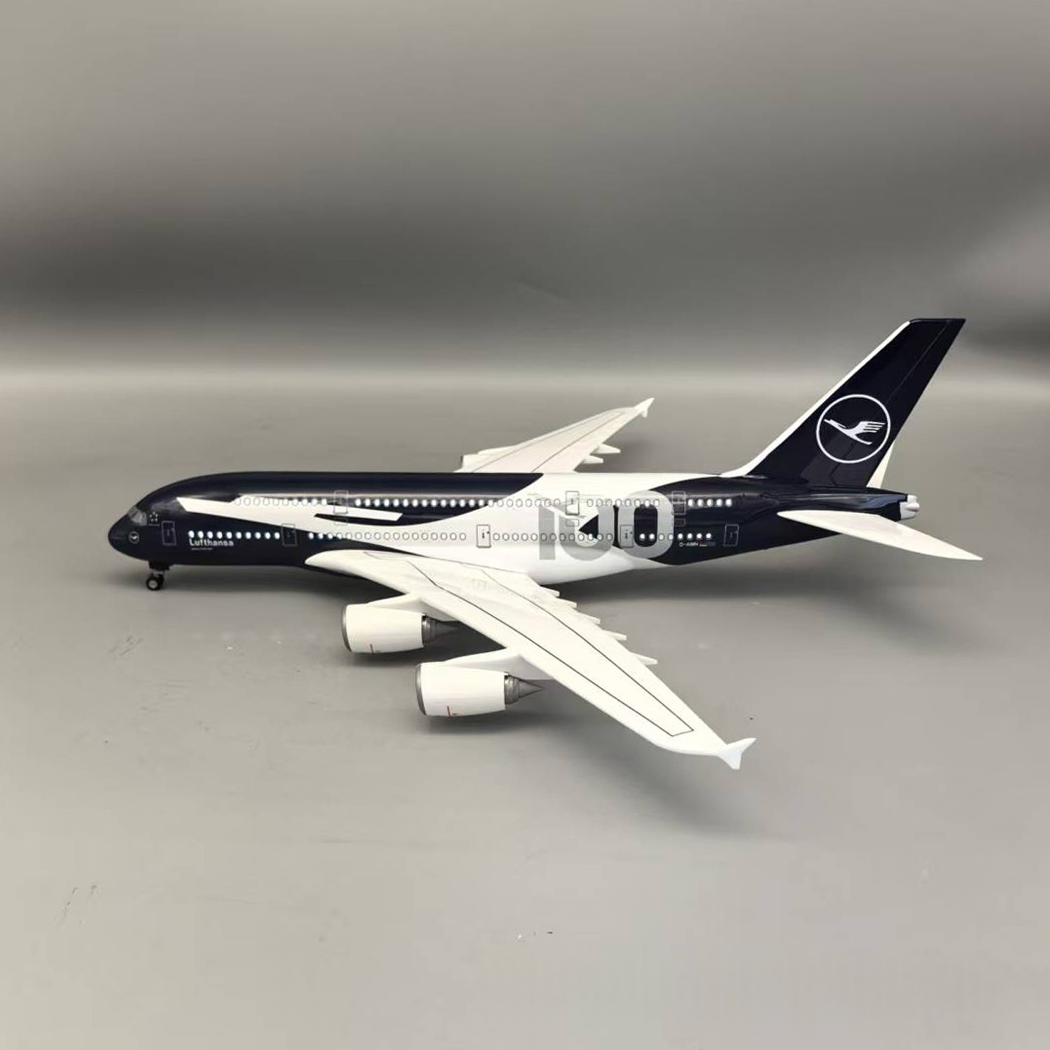 Novo Modelo de Avião de Resina - Model Kit Store avaliação e preço
