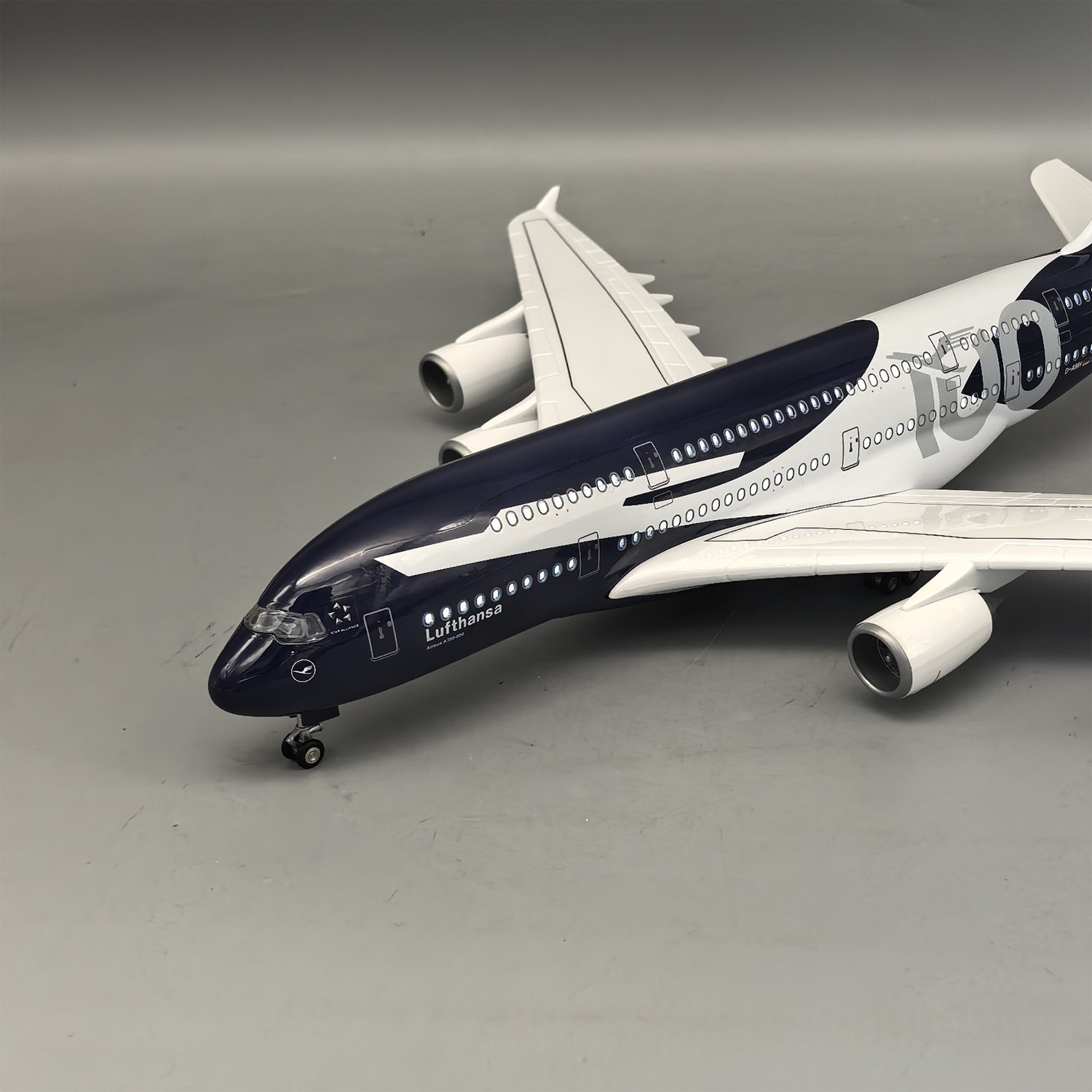 Novo Modelo de Avião de Resina - Model Kit Store avaliação e preço