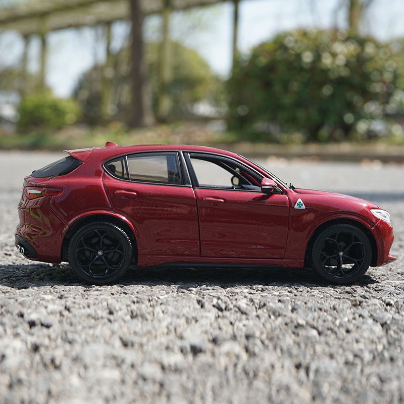 Bburago 1:24 alfa romeo stelvi - Model Kit Alfa Romeo avaliação e preço